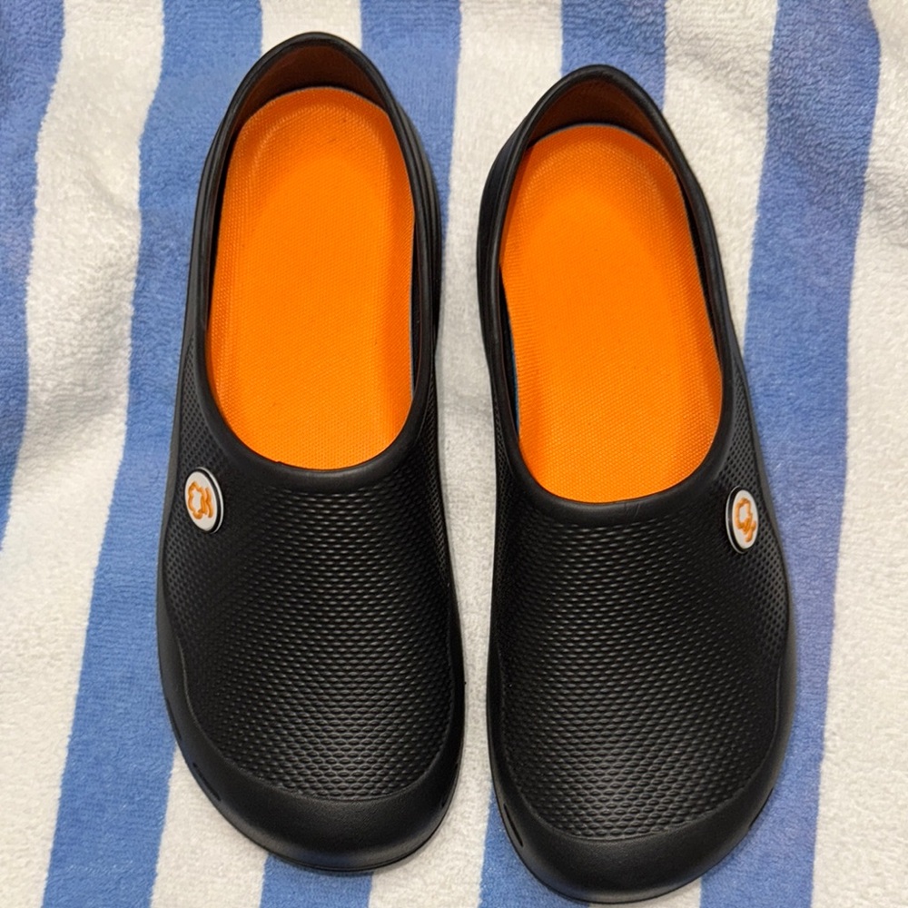 Size 38 Black Slip-On Clogs.